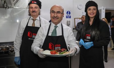 Vali Mahmut Demirtaş, Pideli Köfte Yaptı 